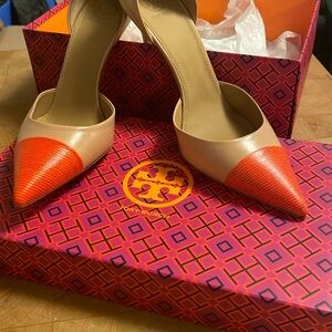 Tory Burch 9.5 natural & orange cap toe heel